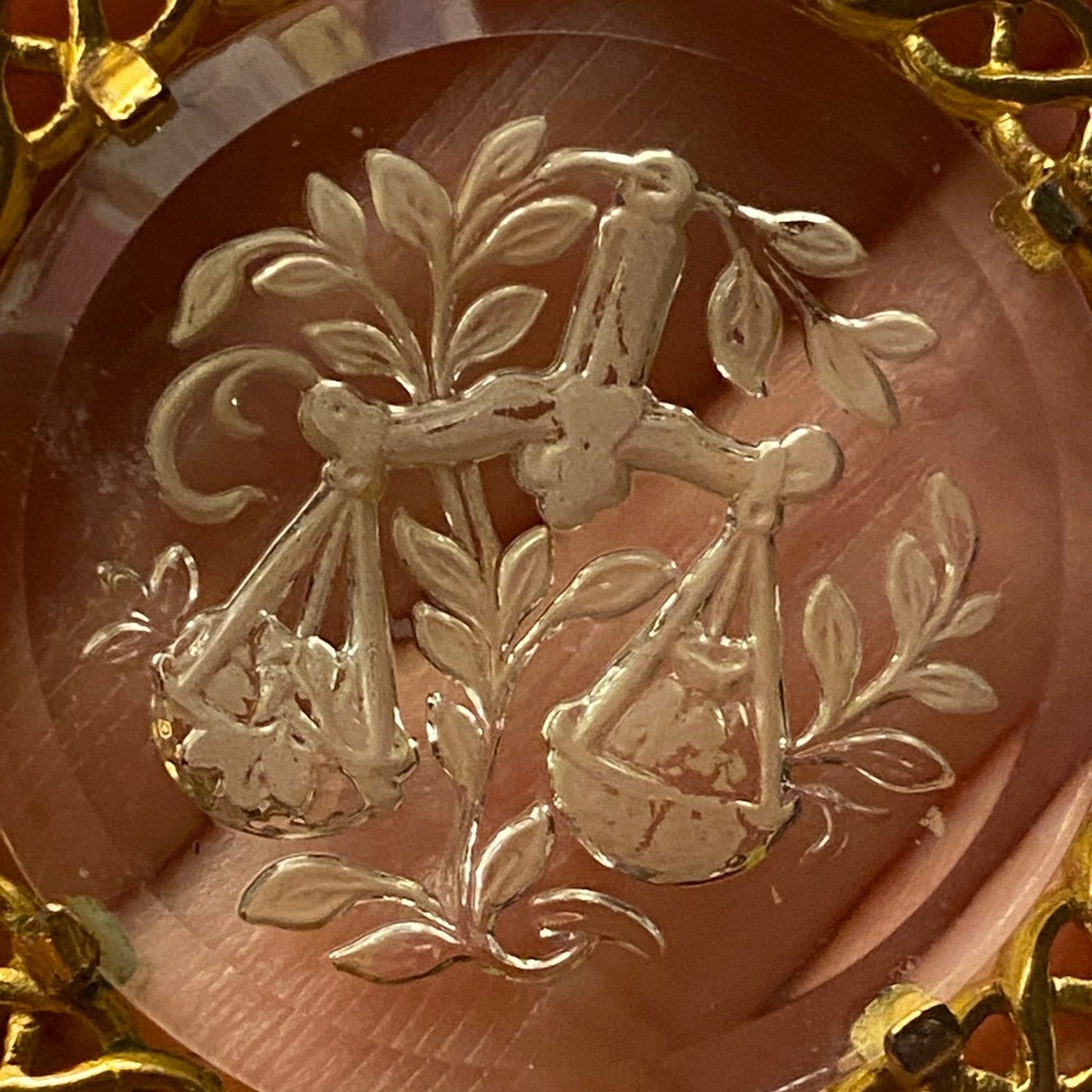 Crown Trifari Gold Intaglio Glass Libra Pendant - Picture 5 of 6